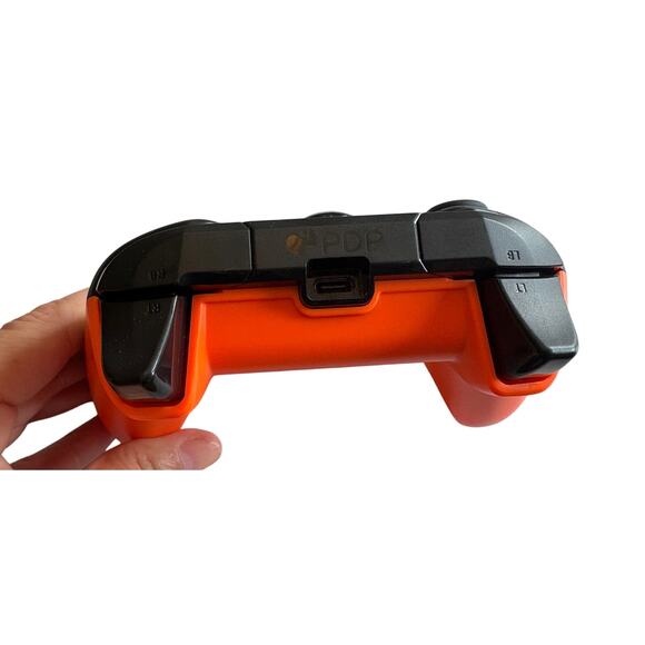 PDP Neon Wired Controller for Xbox & Windows 10/11, Camo Orange - Picture 4 of 5